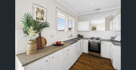 Cosy 1 bedder in small block, level walk to Beach & Manly - Photo 5