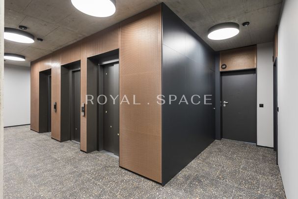 Pierwsza Dzielnica | z balkonem | 8 piętro - Zdjęcie 1