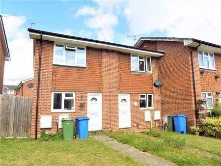 St Georges Road, Aldershot, GU12 - Photo 2