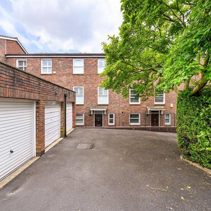 4 bedroom terraced house to rent - Photo 1