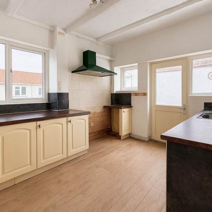 3 bedroom chalet to rent - Photo 1