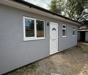 Studio Flat, Cavendish Road, N18 - Photo 2