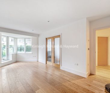 Strand Drive, Richmond, TW9 - Photo 3