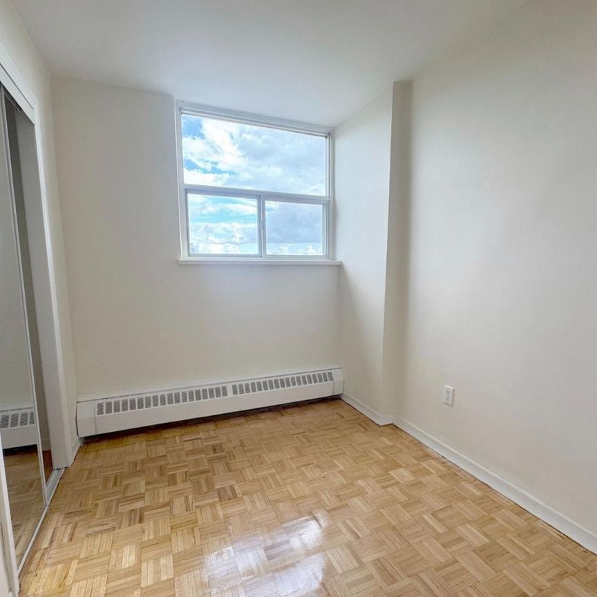 For Lease - 44 Walmer Road Unit# 901, Toronto, Ontario - Photo 1