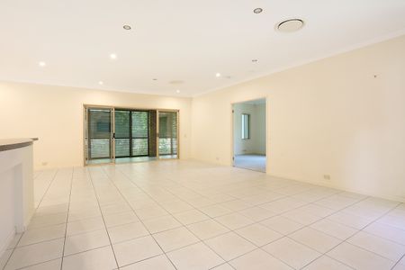 465 Pine Ridge Road, Runaway Bay QLD 4216 - House For Rent | Domain - Photo 2