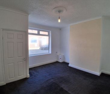 2 bedroom end of terrace house to rent - Photo 1
