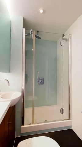 3 Bedroom 2 Bathroom Flat10 - Photo 5