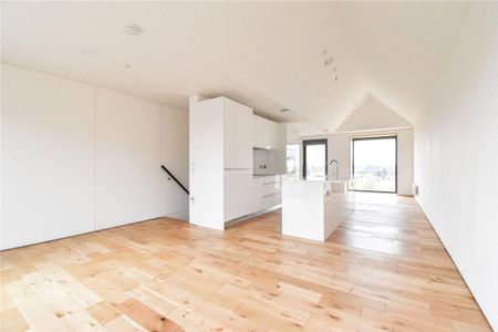 4 bedroom semi-detached house to rent - Photo 3