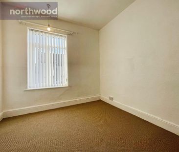 4 bedroom semi-detached house to rent - Photo 1