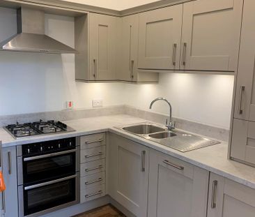 2 bedroom semi-detached house to rent - Photo 3