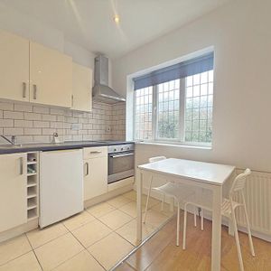 Lampton Road, Hounslow, TW3, Middlesex - Photo 2