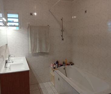 Location Maison 3 pièces 78m² LA RIVIERE 97421 - Photo 4