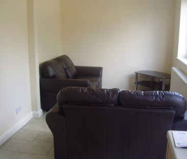 Four Bedroom Student Property Fully Refurbished - Photo 4