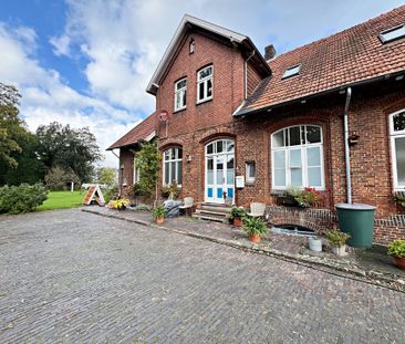 Detern - Leben im historischen Bahnhof! Geräumige Wohnung auf zwei ... - Photo 3