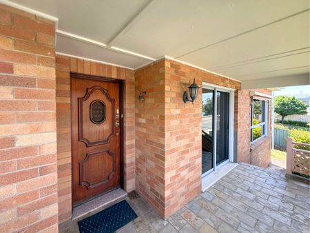 296 The Esplanade, Speers Point - Photo 4
