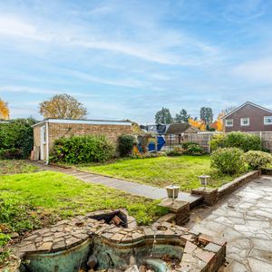 Available unfurnished from 01/12/2025 - Photo 2