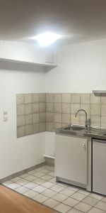 Appartement de type studio/ deux pièces, refait à neuf. - Photo 3