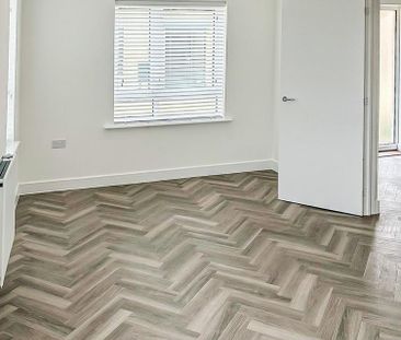 3 bedroom detached house to rent - Photo 2