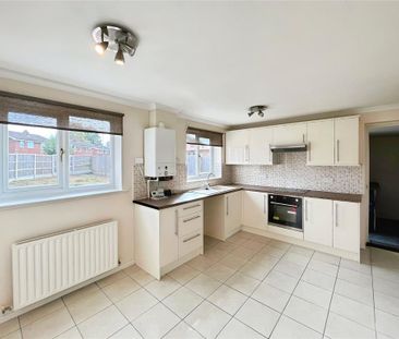 3 bedroom detached house to rent - Photo 4
