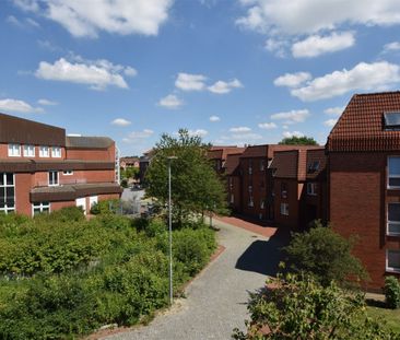 Helle 4 Zimmerwohnung + Balkon + Wannenbad +optional Garage in Brunsbüttel OTTO STÖBEN GmbH - Photo 1