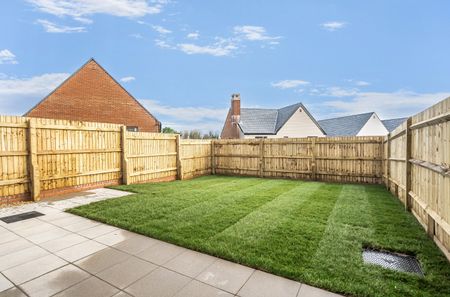 3 bedroom semi-detached house to rent - Photo 2