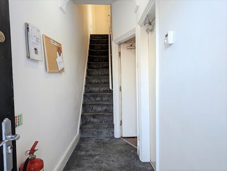 4 Bed Terraced House, Moseley Road, M14 - Photo 3