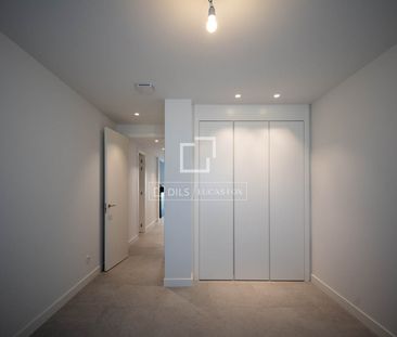 Exclusive newly built detached villa with private pool and garden - Photo 5