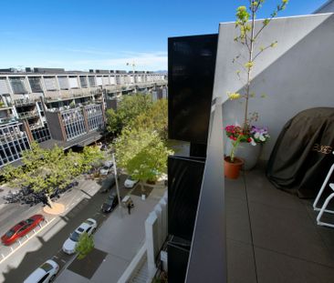 High-end Living on Lonsdale - Photo 3