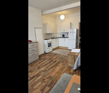 Studio Flat, Leytonstone Road, E15 - Photo 1