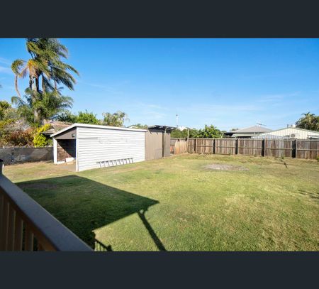 26 McCracken Street, Walkervale, Qld 4670 - Photo 5