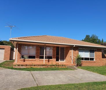 Well Presented 2 Bedroom Home Close to Shops & Transport - Photo 2