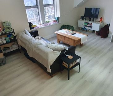 Flat 2, 13 Pen Y Lan Road, Roath, Cardiff, CF24 3PG - Photo 2