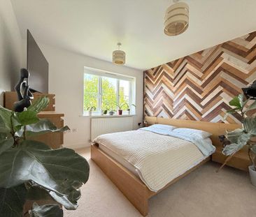 4 bedroom semi-detached house to rent - Photo 4