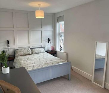 West End // Bedroom House, LN1 - Photo 5