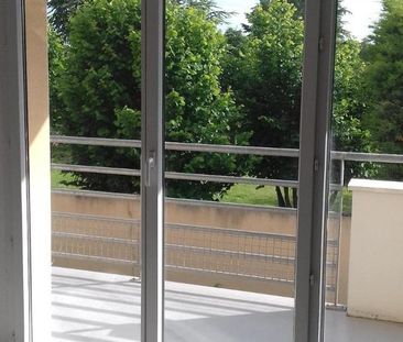 Location Appartement 2 pièces 47m² NEUVILLE DE POITOU 86170 - Photo 4