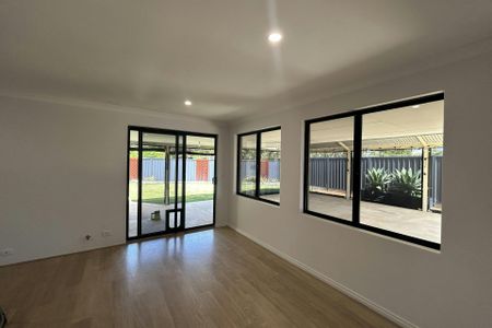 STUNNING FAMILY HOME IN SOUGH AFTER SOUTH BUNBURY - Photo 4