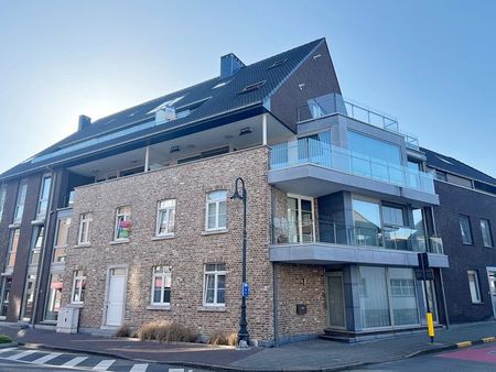 Ruim en luxueus appartement met 2,5 slaapkamers, 3 terrassen en 2 parkings in hartje Diepenbeek! - Foto 3