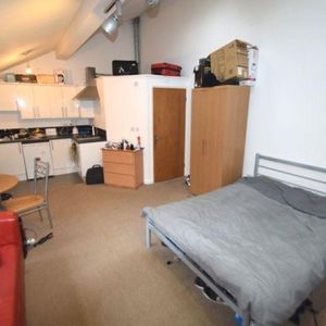 Studio to rent - Photo 2