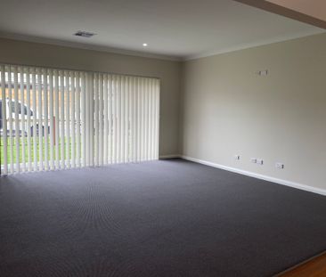 Large Family Home - Photo 6