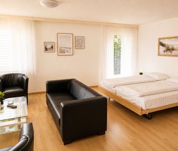 Möbliert wohnen im Herzen von Biel – 40 m², Balkon, Klima & Sauna - Foto 2