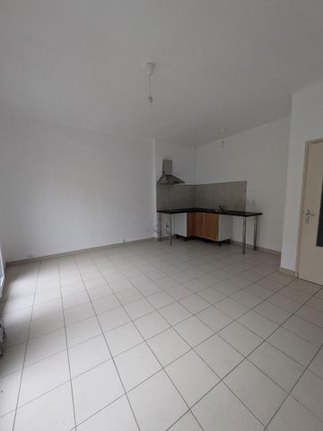 Location Appartement 2 pièces 36m² ST LAURENT DE LA SALANQUE 66250 - Photo 2