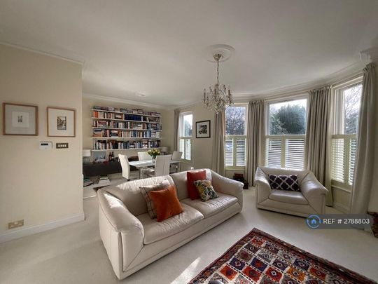 2 bedroom flat to rent - Photo 1