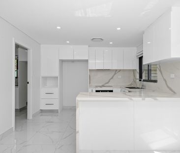 Beautiful High-End Renovated Home - Photo 5