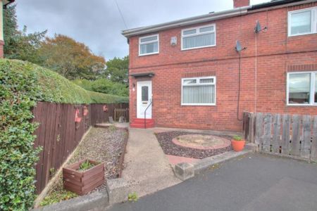 3 bedroom semi-detached house to rent - Photo 2