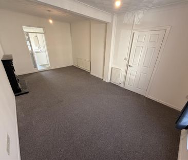 House - Terraced For Rent Whitting Street, Porth - Photo 2