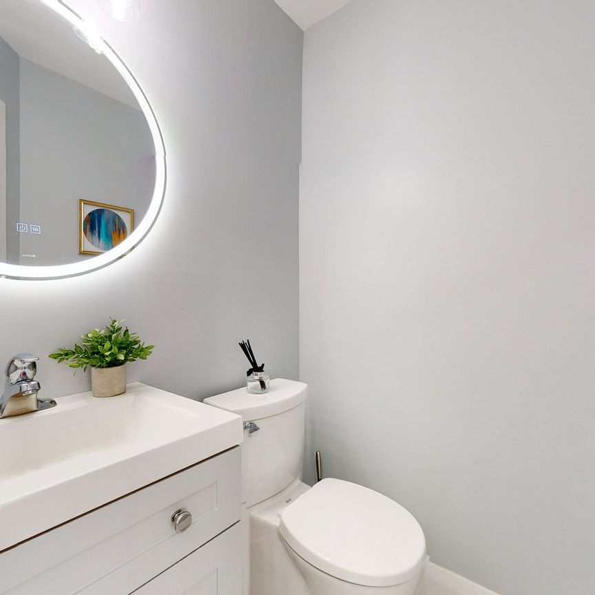 For Lease - 305 Clay stones Street, Newmarket, Ontario - Photo 1