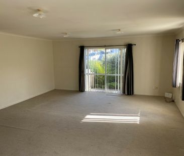 Spacious Modern Family Living in Huntly - Photo 2