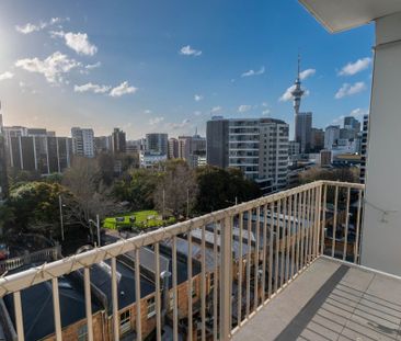 Sunny Furnished Apartment with 2 Carparks - Photo 6