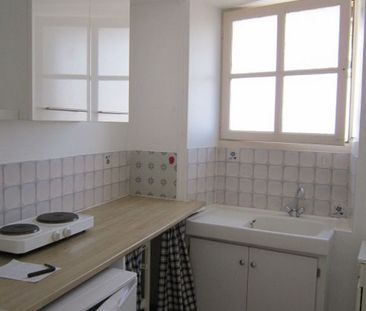 Location Appartement 1 pièce 23m² FONTENAY LE COMTE 85200 - Photo 1