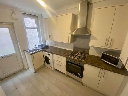 5 bedroom house to rent - Photo 1